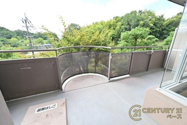 プレステアーバン西大和のバルコニー|■自然豊かな美しい緑が広がる気持ちの良い眺望です！