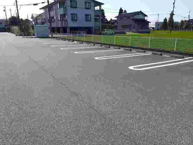 グレイスフルＭ　Ⅲの駐車場