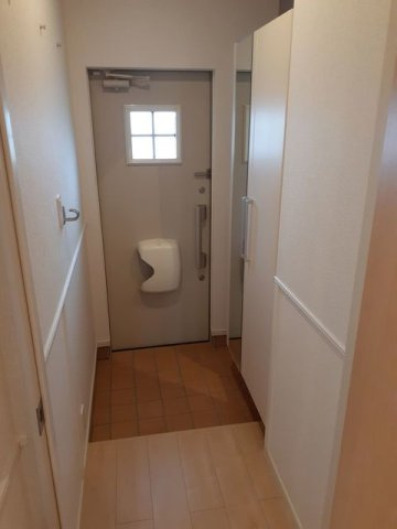 プロスペリタ土原の玄関