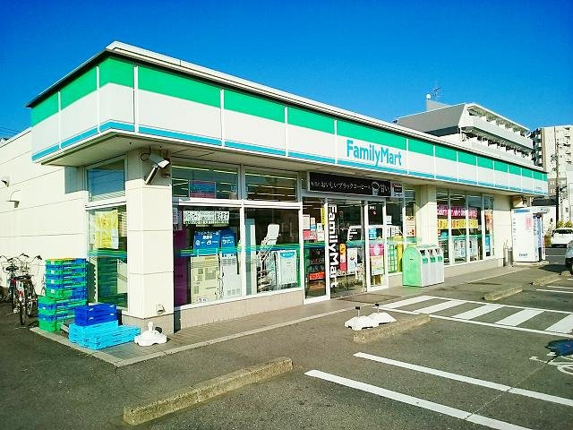 ベル　ソレイユＢの周辺|ファミリーマート今伊勢駅前店まで550m