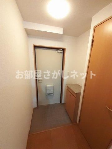 エル　オーヴ【おとり物件なし】の玄関