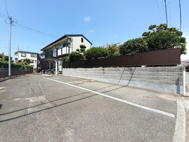 フローラの駐車場