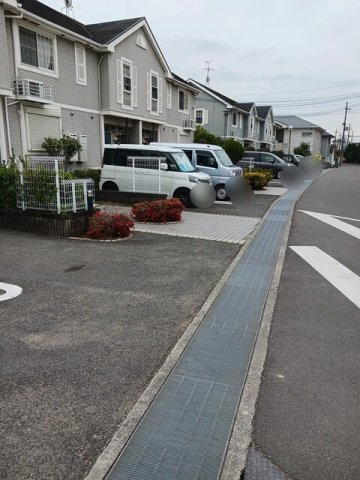 Ｇポルックスの駐車場