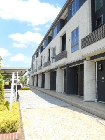 ラフィネ江戸川台のエントランス