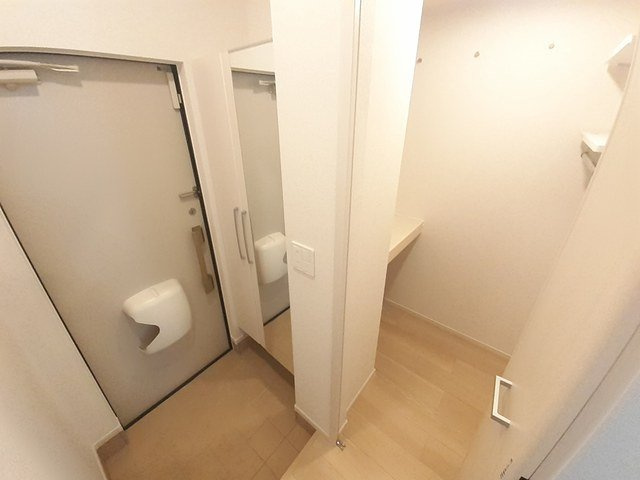 スカイ　フラワーの玄関