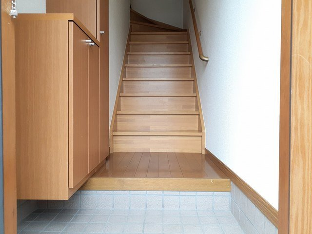 パストラルコートⅠ番館の玄関