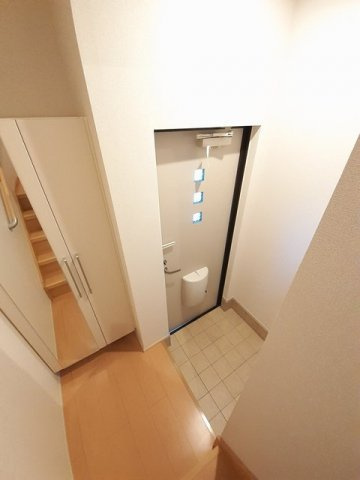 プリムローズＮの玄関