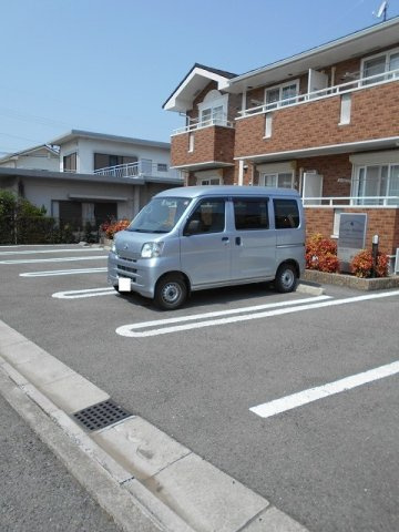 カルムメゾンの駐車場