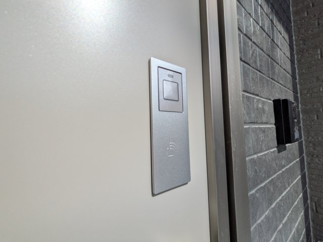 水戸市堀町2241番　新築戸建て　A号棟の玄関