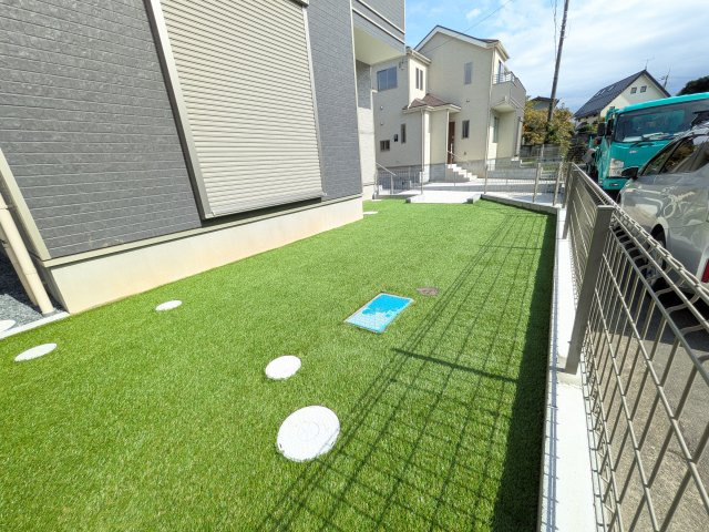 水戸市堀町2241番　新築戸建て　A号棟の庭