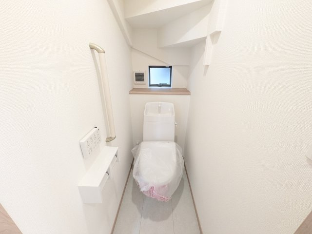 水戸市堀町2241番　新築戸建て　A号棟のトイレ|高い節水性能で、水道代を大幅にカット。環境とお財布に優しく、家計をしっかりサポートします。