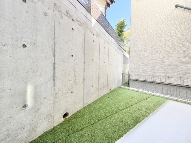 新築戸建　西宮市一ケ谷町　A号棟の庭|1階寝室から出られます