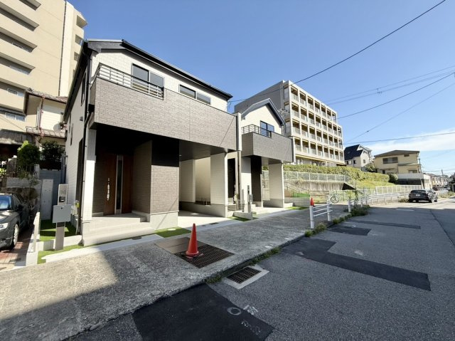 新築戸建　西宮市一ケ谷町　A号棟の前面道路含む現地写真
