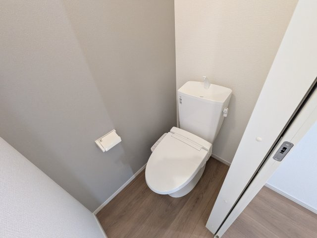 日立市川尻町　8期　新築戸建てのトイレ|高い節水性能で、水道代を大幅にカット。環境とお財布に優しく、家計をしっかりサポートします。
もちろん温水洗浄便座付きです♪