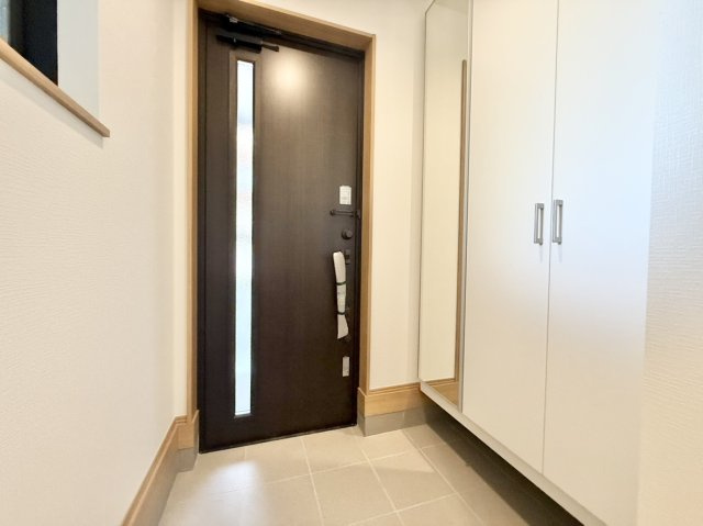 新築戸建　西宮市一ケ谷町　B号棟の玄関
