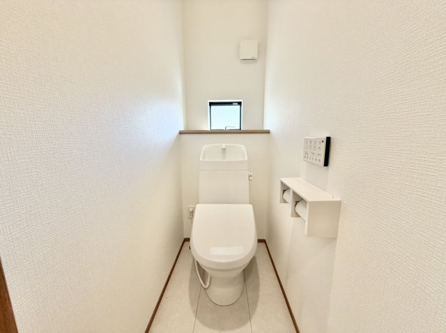 新築戸建　西宮市一ケ谷町　B号棟のトイレ|各階にございます