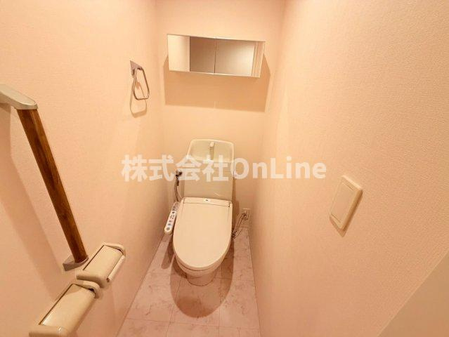 八尾市跡部北の町１丁目の賃貸マンションのトイレ
