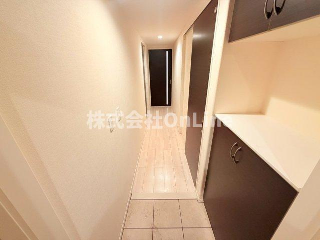 八尾市跡部北の町１丁目の賃貸マンションの玄関