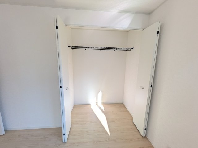 常陸太田市増井町　第1　新築戸建て　2号棟の収納|大容量のクローゼットを完備。衣類から季節家電までスッキリ片付き、空間を有効活用できます。
