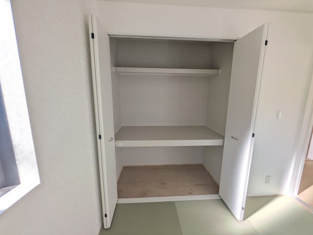 常陸太田市増井町　第1　新築戸建て　2号棟の収納