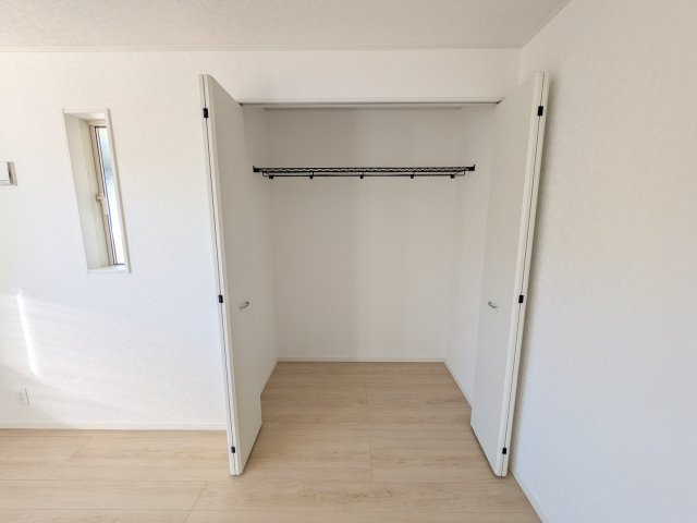 常陸太田市増井町　第1　新築戸建て　3号棟の収納|大容量のクローゼットを完備。衣類から季節家電までスッキリ片付き、空間を有効活用できます。