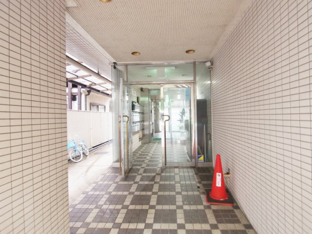 ロイヤルビュー安芸のエントランス