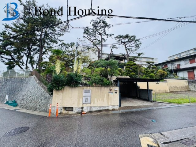 敷地面積約276坪以上　朝霧東町3丁目　築35年