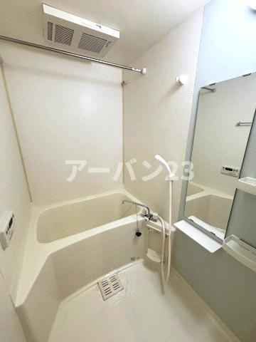プロスペリタの浴室|同物件反転部屋写真