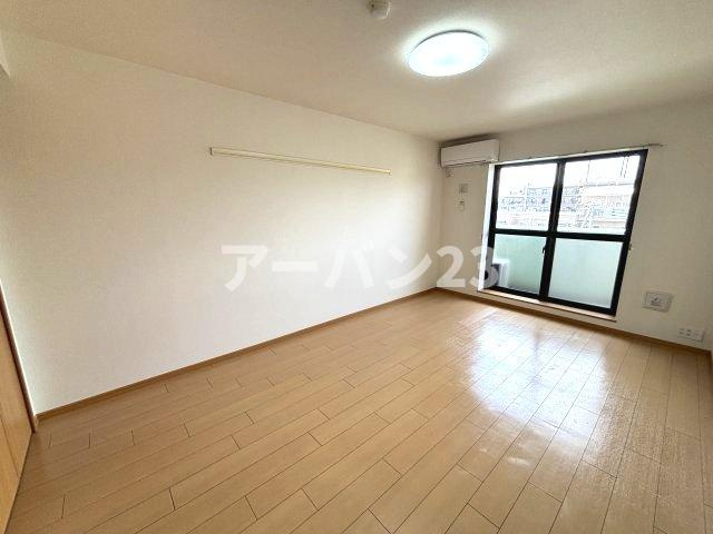 プロスペリタの寝室|同物件反転部屋写真