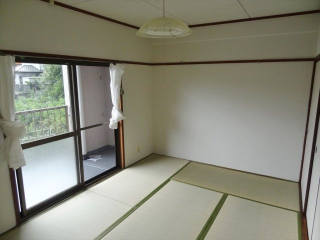 磯松マンションの寝室