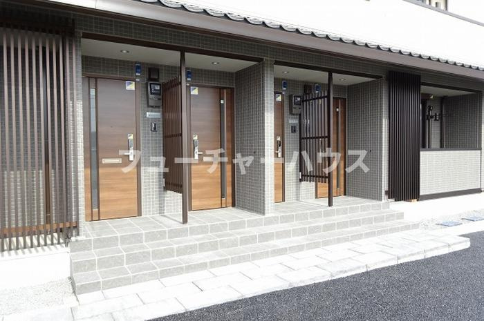 レジデンスＭＩＹＡＢＩ　Ｂのエントランス