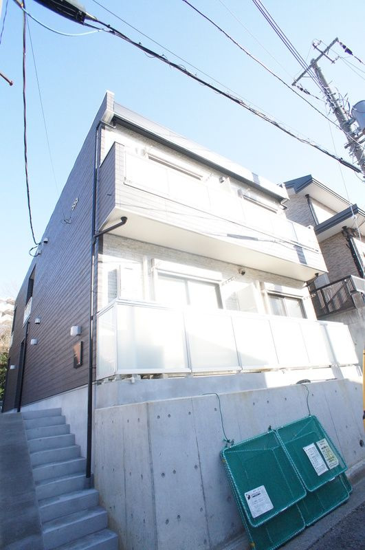 横浜市戸塚区矢部町のアパートの外観