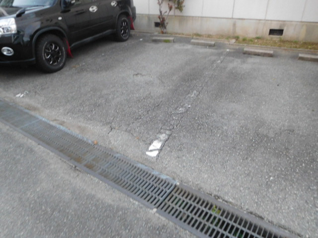 ローズハイツの駐車場
