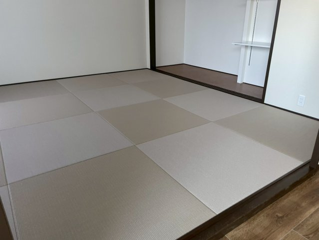 メゾンドールウィングヒルズ四番館の和室