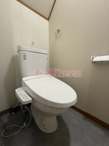 Front Station TAKAのトイレ|落ち着いた色調のトイレです