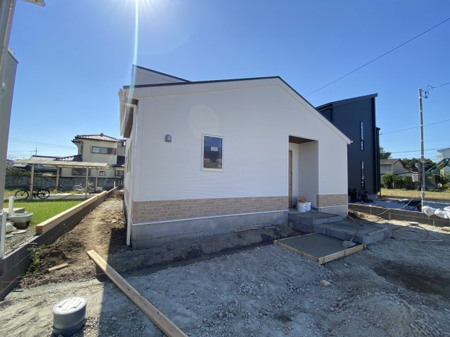新築　伊勢崎市茂呂南町第２　Livele Garden.S　2号棟の外観|現地写真　2026年11月完成予定！類似物件のご内覧等、お気軽にお問合せください♪　							

　