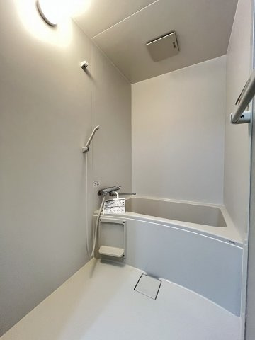 Front Station TAKAの浴室|コンパクトで使いやすいお風呂です