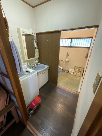 奉免町　中古住宅の洗面所