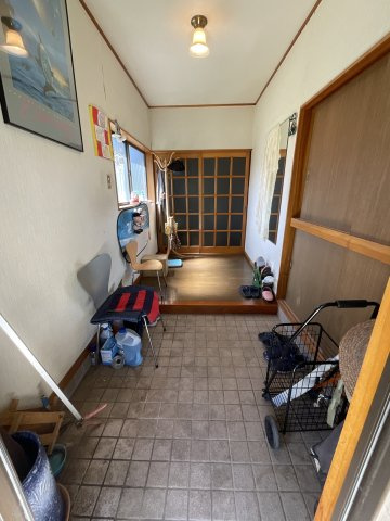 奉免町　中古住宅の玄関