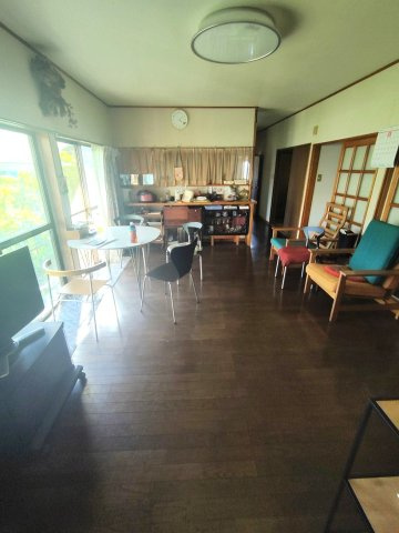 奉免町　中古住宅の居間・リビング