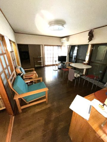 奉免町　中古住宅の居間・リビング