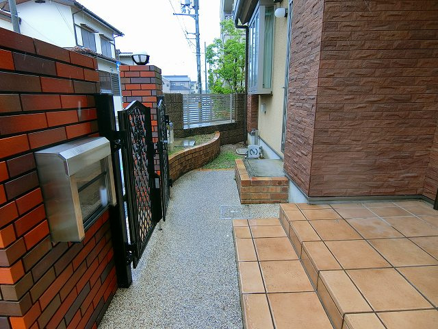 若草町戸建てのエントランス