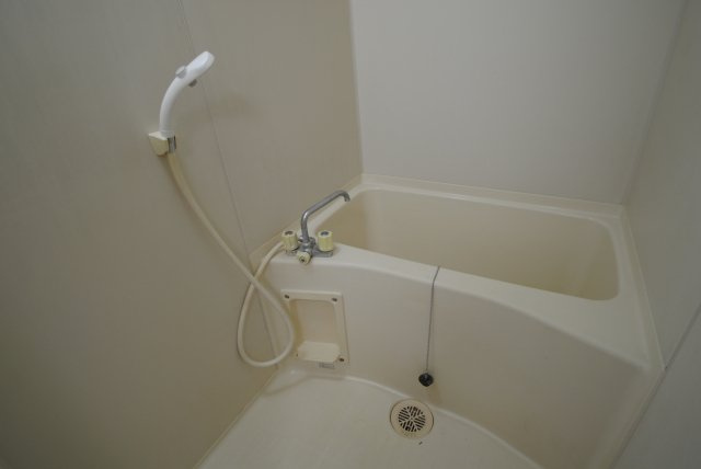 ピュアハウスの浴室|コンパクトで使いやすいお風呂です