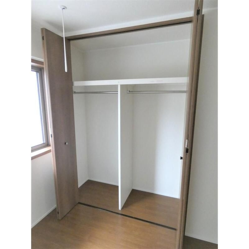 わんだほうの収納|お洋服もたっぷり収納できますね☆