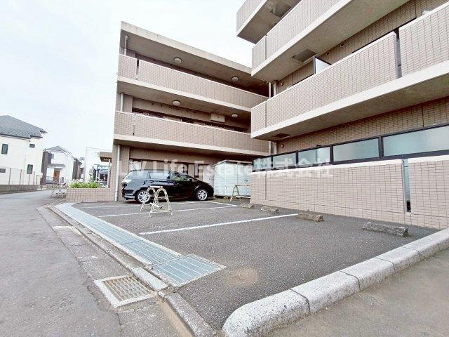 エステルハージー Aの駐車場