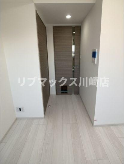 ベッド、マット、椅子、机、テレビ等家具家電を設置致します（賃料変わらず） 