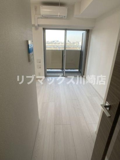 ベッド、マット、椅子、机、テレビ等家具家電を設置致します（賃料変わらず） 