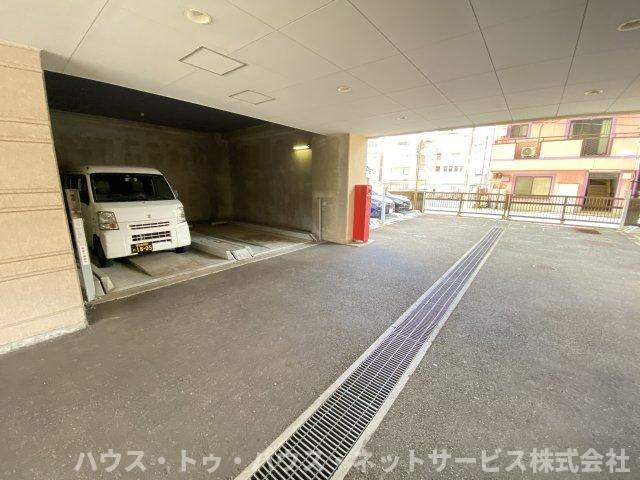 第14シントウキョウビルの駐車場