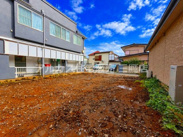 三鷹市新川6丁目 中央線 吉祥寺駅 売地の外観|広々とした敷地スペース。マイホームの夢を形にする、建築条件なしの売土地です。  