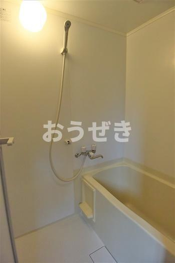 コスモＡｏｉ東神奈川の浴室